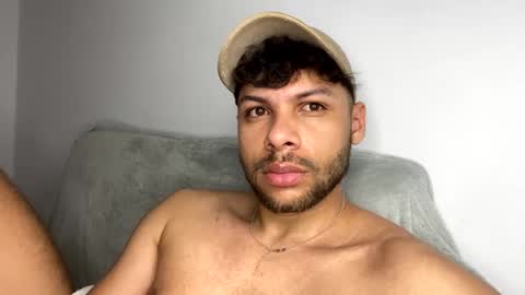 Independent       model  online show from February 4, 8:35 am