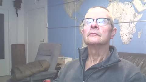 Snapshot of hamto65 chatting on October 27, 10:23 pm Prefer men 80 online show from October 27, 10:23 pm