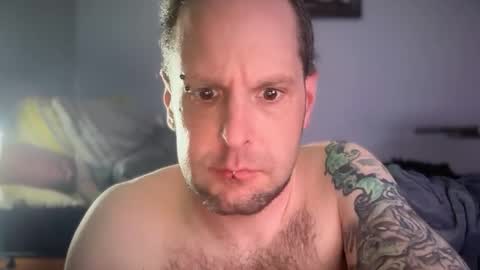 hand_banana_420 online show from March 2, 6:36 am