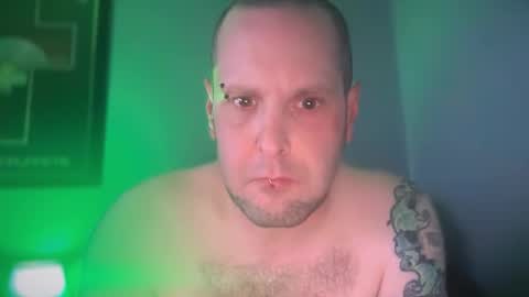 Snapshot of hand_banana_420 chatting on October 29, 3:53 am hand_banana_420 online show from October 29, 3:53 am