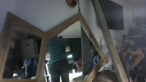 handncocknocum online show from April 17, 7:16 pm