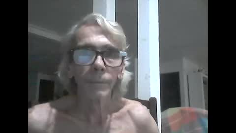 handshappyfu1 online show from October 22, 6:10 pm