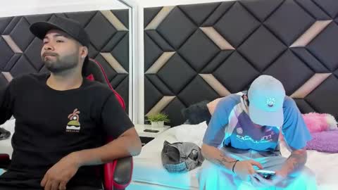 leonardfarrucknick and otis online show from November 3, 1:13 pm