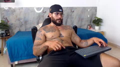 hanz_col online show from March 11, 12:28 am