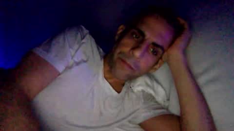 Snapshot of happy2334 chatting on October 25, 2:52 pm skysky6969 online show from October 25, 2:52 pm