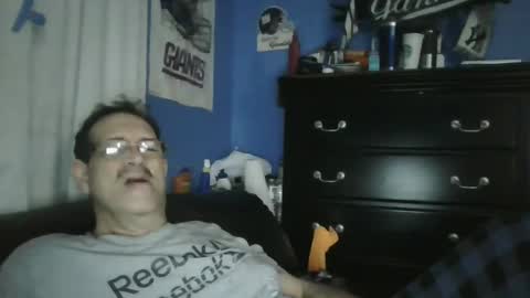 happyhappy4 online show from March 10, 4:17 am