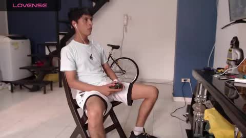 Andres Dean online show from February 21, 9:32 pm