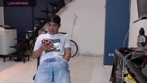 Andres Dean online show from February 25, 1:09 am