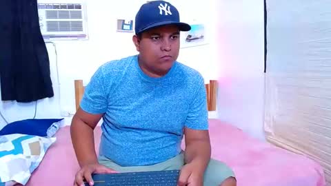 Snapshot of haroldlucky chatting on November 1, 2:21 pm harold online show from November 1, 2:21 pm