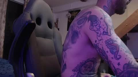 OMAR online show from December 4, 1:25 am