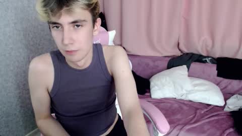 Snapshot of harvey_foster chatting on October 30, 10:49 am harvey_foster online show from October 30, 10:49 am