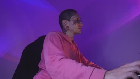 More content   2   online show from November 19, 1:16 am