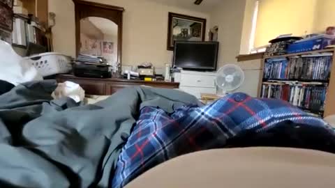 Snapshot of hawkfan1888 chatting on December 19, 3:52 pm hawkfan1888 online show from December 19, 3:52 pm