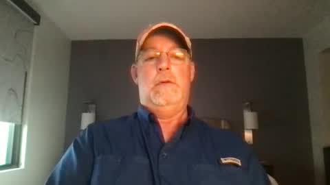 Snapshot of hdeuce22 chatting on February 6, 4:36 pm Hdeuce22 online show from February 6, 4:36 pm