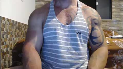 Snapshot of healedcarioca chatting on January 5, 1:35 am Brazilian bigdick online show from January 5, 1:35 am