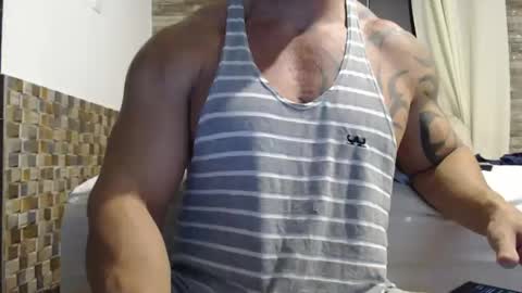 Snapshot of healedcarioca chatting on December 7, 7:43 pm Brazilian bigdick online show from December 7, 7:43 pm