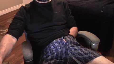 Snapshot of heavilyhung chatting on December 10, 4:45 am John online show from December 10, 4:45 am