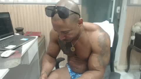 hebertgomes online show from June 12, 4:55 am