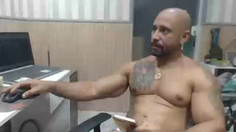 hebertgomes online show from December 2, 9:48 pm