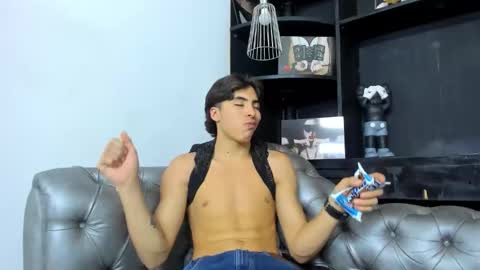 heellboy_ online show from November 5, 9:39 pm