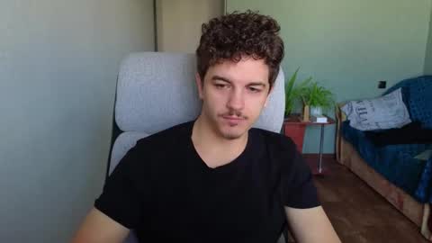 Snapshot of hellish_sugar chatting on October 26, 6:59 am Remy online show from October 26, 6:59 am