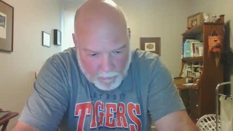 Snapshot of helloforfun111 chatting on October 7, 8:02 pm helloforfun111 online show from October 7, 8:02 pm