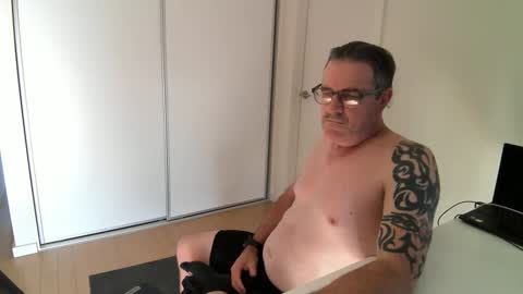 hempie1973 online show from November 26, 7:00 am