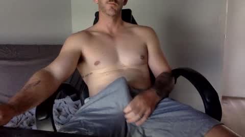 Hendo online show from February 17, 3:36 am