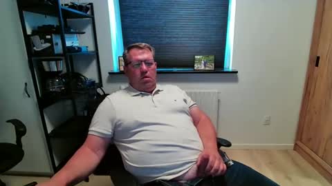 henrikrp1971 online show from June 7, 1:18 pm