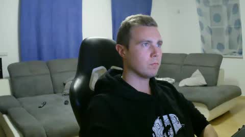 John Pearl online show from March 4, 8:05 pm