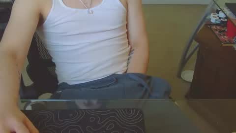 Snapshot of heretopleaseyou446029 chatting on February 18, 7:21 pm heretopleaseyou446029 online show from February 18, 7:21 pm