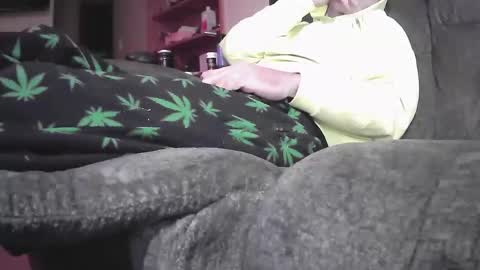 herpotheadpup online show from December 1, 2:14 am