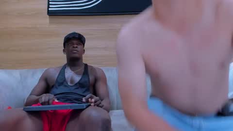 heteros men online show from September 14, 1:29 am