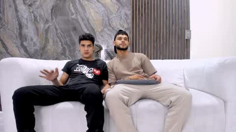 heteros men online show from January 19, 1:21 am