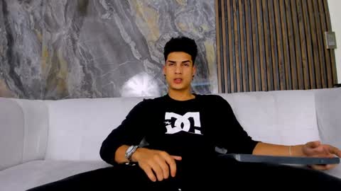 heteros men online show from January 15, 1:23 am