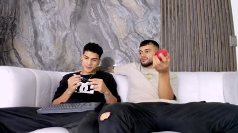 heteros men online show from February 5, 1:37 am