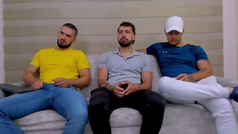 heteros men online show from February 21, 1:33 pm