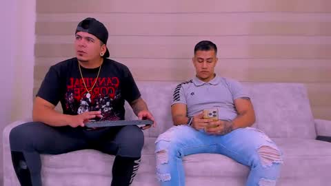 heteros men online show from February 10, 1:33 pm