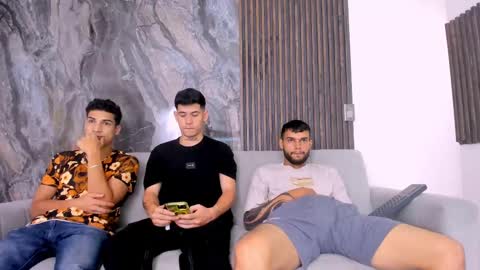 heteros men online show from March 1, 1:53 am