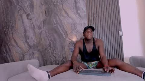 heteros men online show from September 24, 7:23 pm