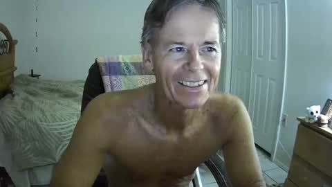 Snapshot of hewes1 chatting on October 27, 10:17 am hewes1 online show from October 27, 10:17 am