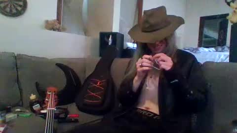 Snapshot of hey_mikky chatting on October 7, 6:01 pm hey_mikky online show from October 7, 6:01 pm