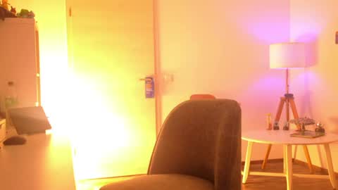 highandhorny9000 online show from June 1, 8:53 pm