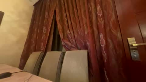 hihi9697 online show from April 12, 10:43 pm