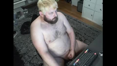 hipguy91 online show from April 12, 5:09 am