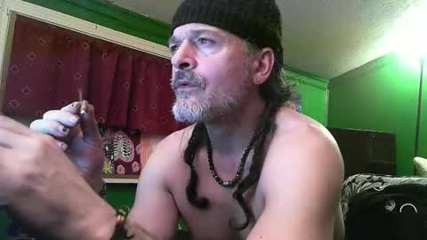 hippiedad333 online show from April 8, 1:28 am