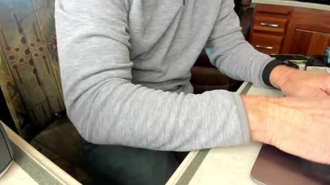 Snapshot of hnic9999 chatting on February 9, 8:34 pm Nick online show from February 9, 8:34 pm