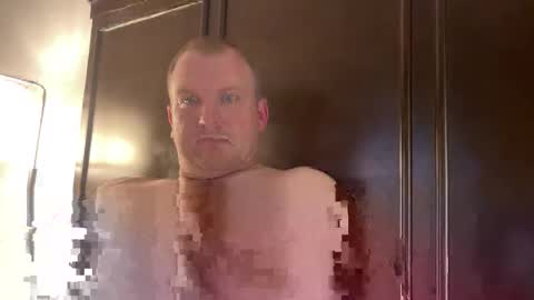 Snapshot of hockeyboy2015 chatting on October 21, 9:50 pm hockeyboy2015 online show from October 21, 9:50 pm