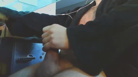 Hairy Hockey Player 92 online show from February 19, 11:49 am