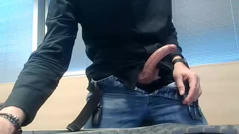 Shhhh Im in office online show from March 3, 4:58 pm